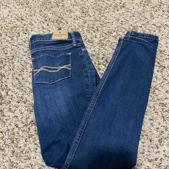 ⭐️Abercrombie Kids Jeans⭐️ - Picture 2 of 3